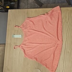 Salmon colored tank top